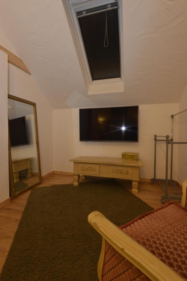 Eifel Kate, Relaxen Mit Sauna Und Whirlpool Dahlem  ภายนอก รูปภาพ